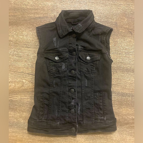 *NWOT* Aeropostale distressed black jean vest - Picture 1 of 3